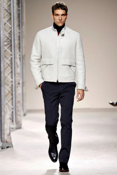 Look 13